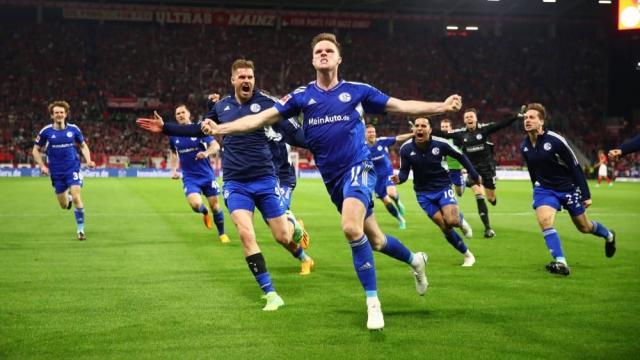 开云登录-再次补时绝杀保级现曙光 如此沙尔克应当留在德甲